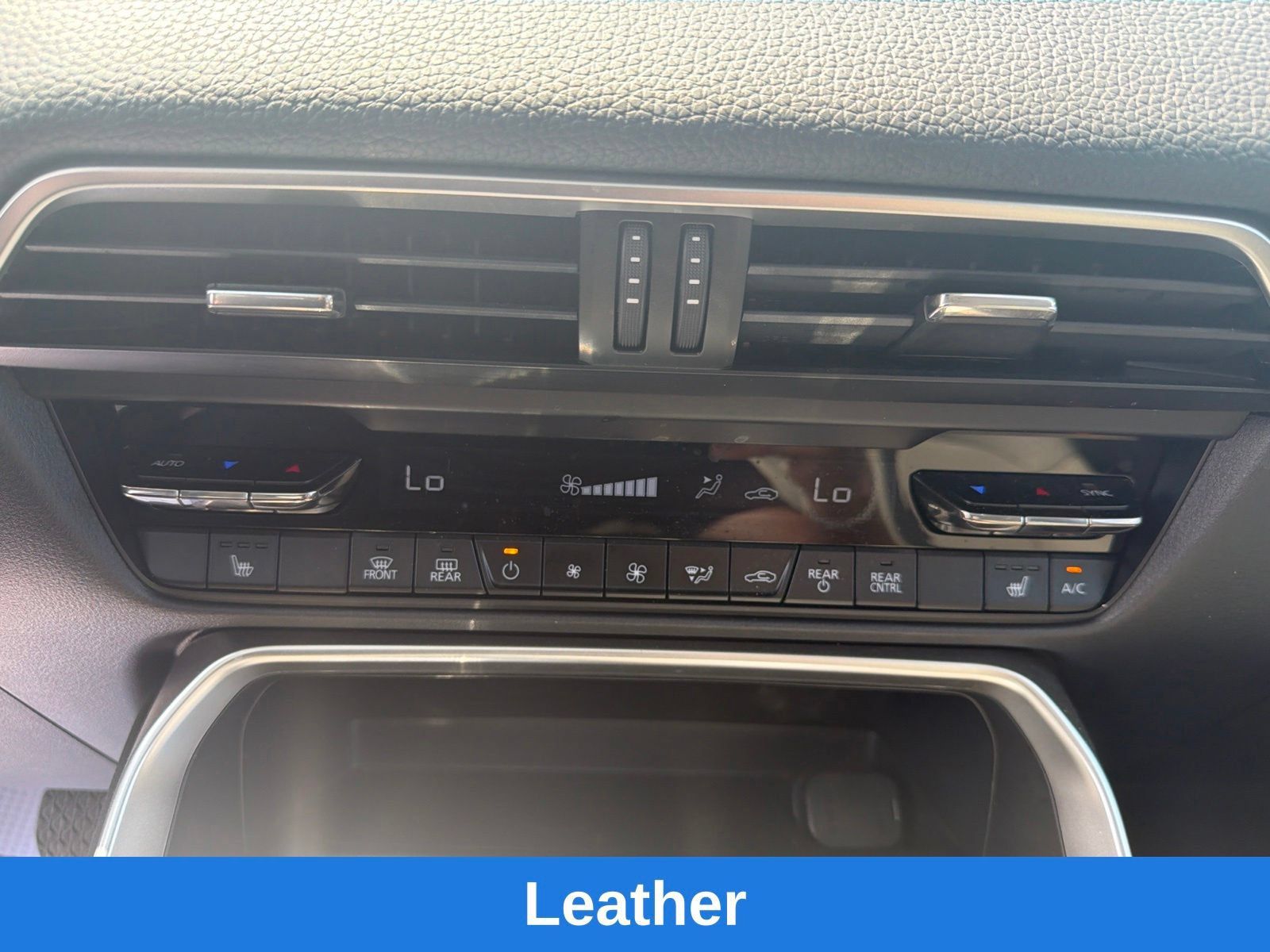 Used 2025 MAZDA CX-70 Plug-In Hybrid w/ Premium Pkg AWD/4WD image 17