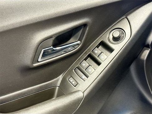 Used 2019 Chevrolet Trax LT w/ Driver Confidence Package image 15