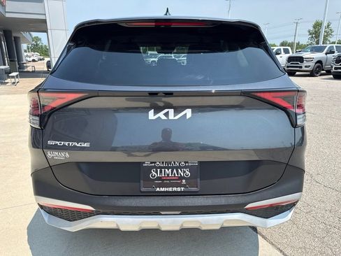 Used 2024 Kia Sportage EX FWD image 6