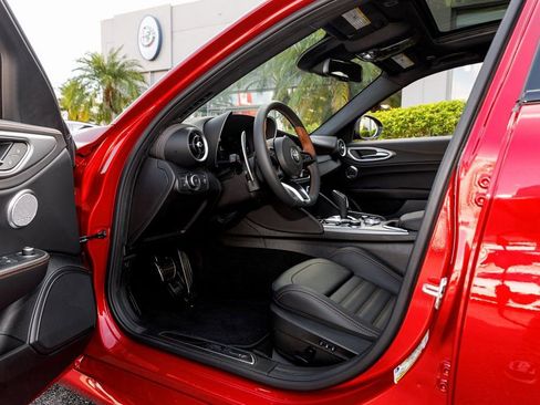 New 2025 Alfa Romeo Giulia AWD w/ Driving Assist Package image 31