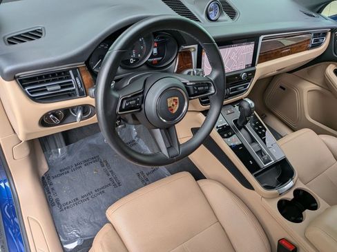 Used 2023 Porsche Macan AWD/4WD image 10