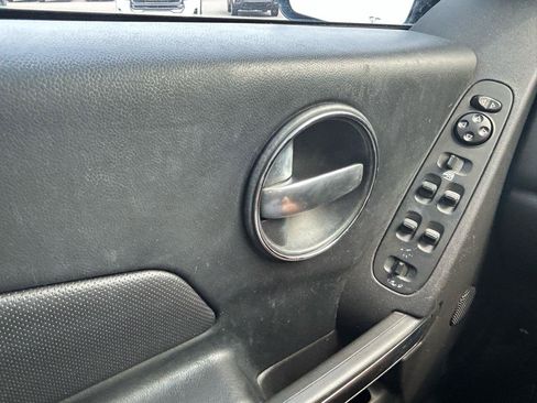 Used 2006 Pontiac Grand Prix w/ Preferred Package FWD image 25