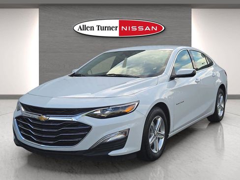 Used 2024 Chevrolet Malibu LS FWD image 3