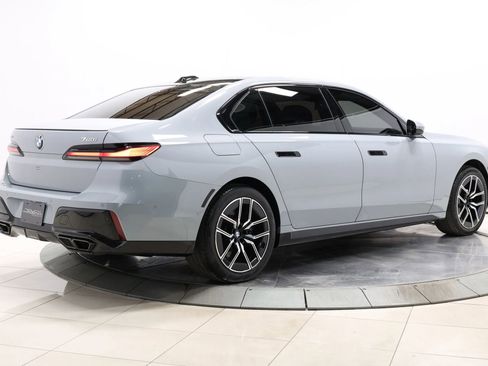 Used 2024 BMW 760i xDrive w/ Premium Package 2 AWD/4WD image 4