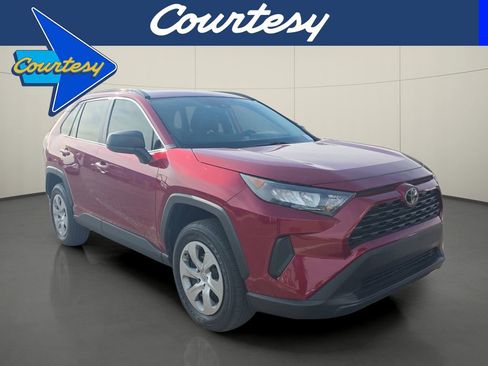 Used 2020 Toyota RAV4 LE FWD image 1