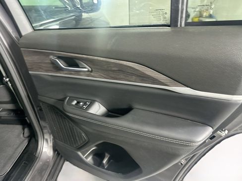 Used 2023 Jeep Grand Cherokee Limited image 30