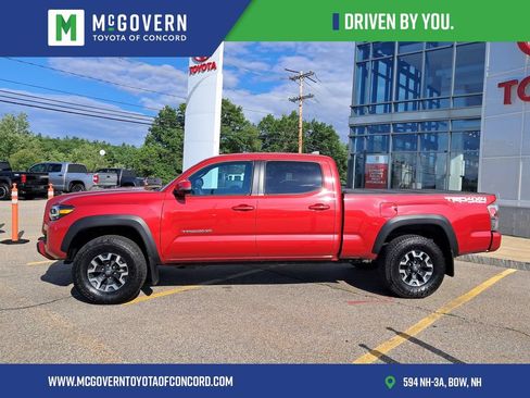 Used 2023 Toyota Tacoma TRD Off-Road w/ Technology Package AWD/4WD image 7