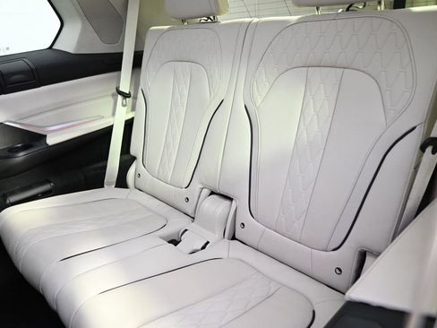 Used 2021 BMW X7 xDrive40i w/ Premium Package image 22