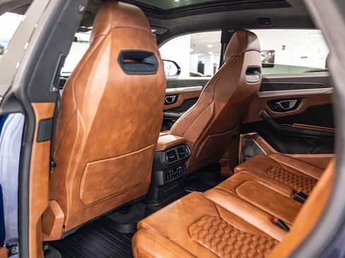 Used 2020 Lamborghini Urus AWD/4WD image 33