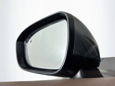 Used 2023 Nissan Rogue SV AWD/4WD image 16