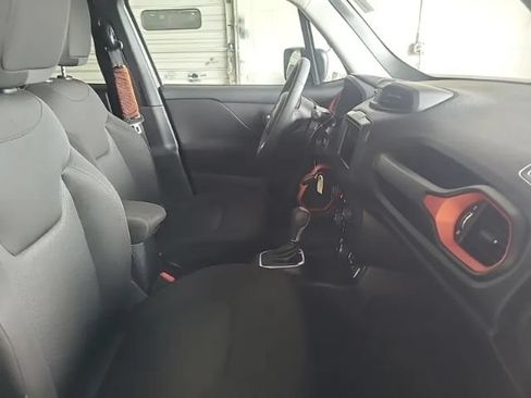 Used 2019 Jeep Renegade Sport AWD/4WD image 9