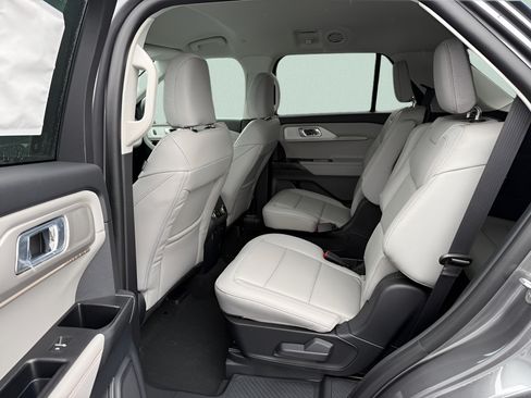 New 2026 Ford Explorer Active w/ Active Comfort Package AWD/4WD image 5