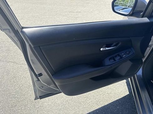 Used 2024 Nissan Sentra SV FWD image 17