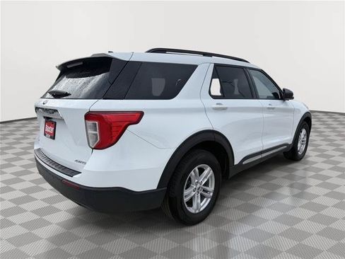 Certified 2022 Ford Explorer XLT AWD/4WD image 5