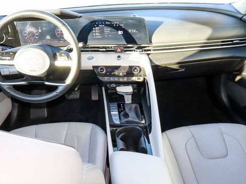 Used 2024 Hyundai Elantra Limited image 10