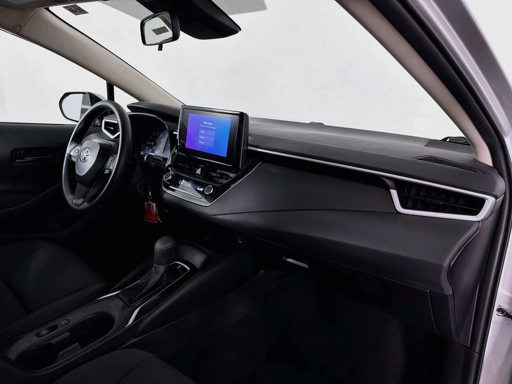 Used 2024 Toyota Corolla LE FWD image 31