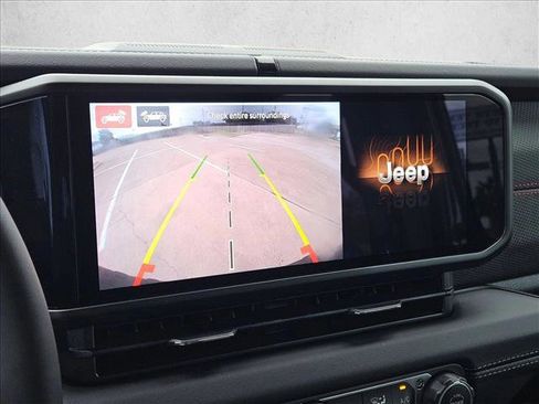 Used 2025 Jeep Wrangler Unlimited Rubicon image 13