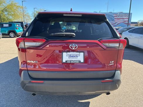 Used 2019 Toyota RAV4 LE image 4