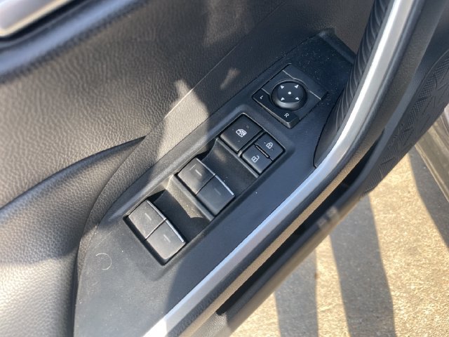 Certified 2025 Toyota RAV4 XLE AWD/4WD image 22