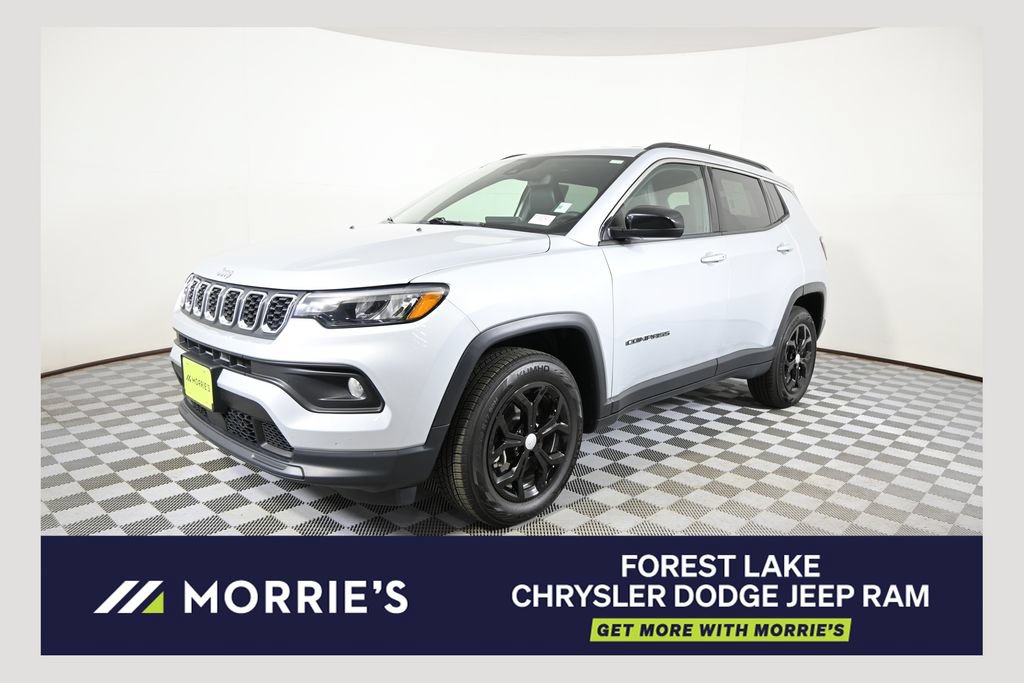 Used 2024 Jeep Compass Latitude AWD/4WD image 1