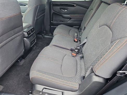 Used 2025 Honda Pilot Sport image 29