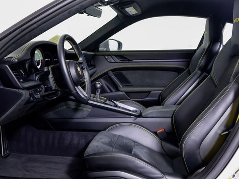 Certified 2023 Porsche 911 GT3 RWD image 5