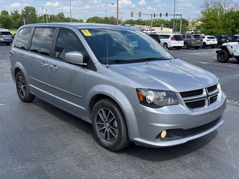 Used 2015 Dodge Grand Caravan R/T image 5