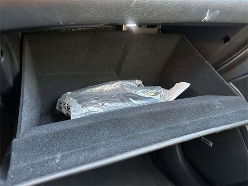 Used 2024 Cadillac XT6 Premium Luxury image 30