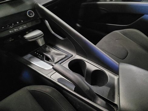 Used 2023 Hyundai Elantra SEL w/ Preferred Accessory Package FWD image 26