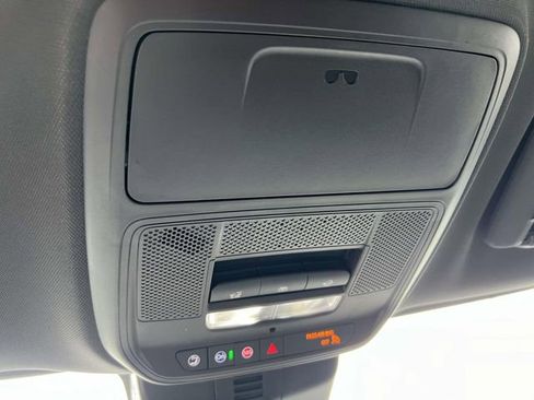 Certified 2025 Chevrolet Traverse LT w/ Sun and Wheel Package image 31