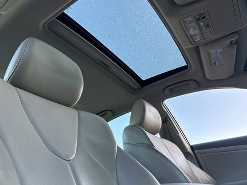 Used 2010 Toyota Camry XLE image 15