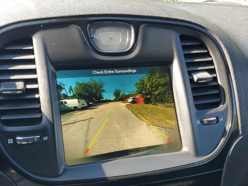 Used 2019 Chrysler 300 S image 25