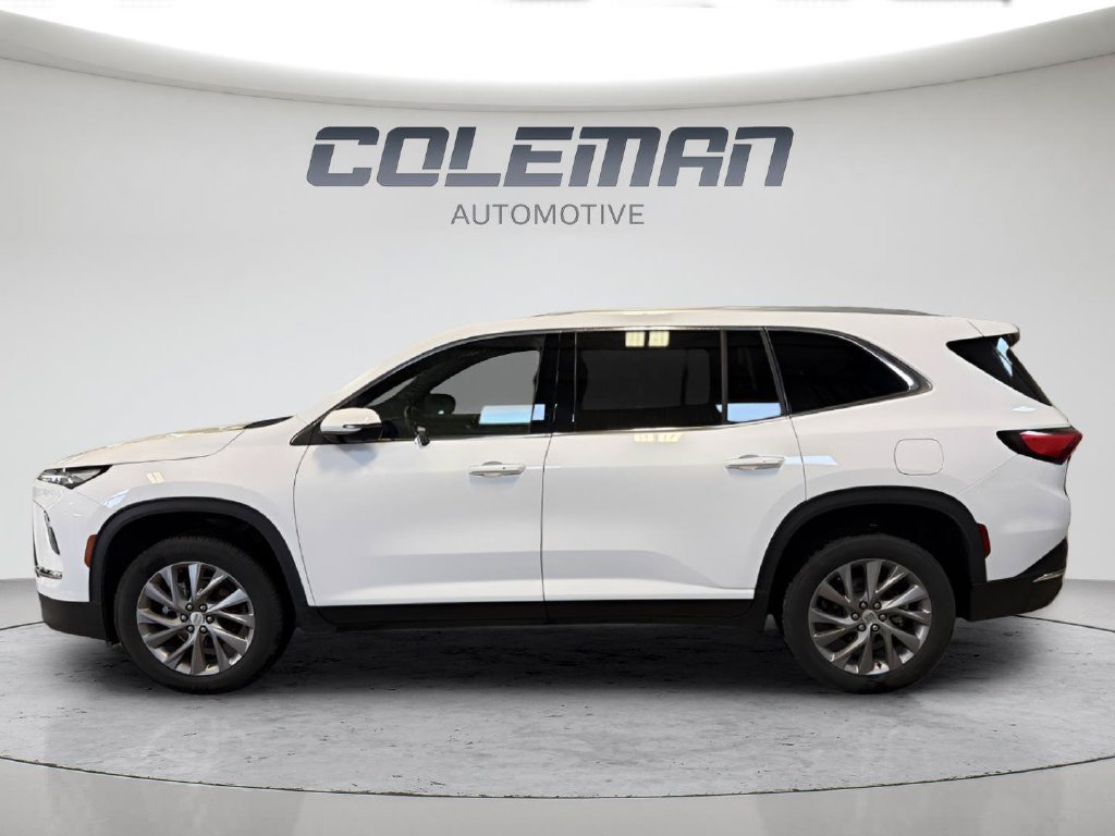 Used 2025 Buick Enclave Preferred AWD/4WD image 2