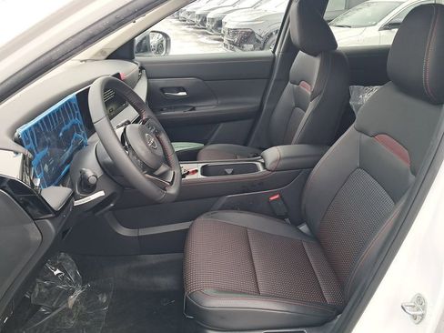 New 2026 Nissan Kicks SR w/ Cold Weather Package AWD/4WD image 10