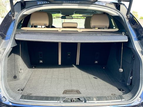 Used 2017 Jaguar F-PACE Premium image 27