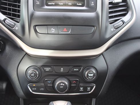 Used 2017 Jeep Cherokee Sport w/ Cold Weather Group image 51