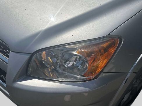 Used 2009 Toyota RAV4 Limited AWD/4WD image 7
