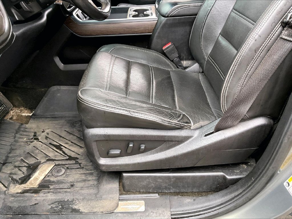 Used 2018 GMC Sierra 2500 Denali w/ Duramax Plus Package AWD/4WD image 34