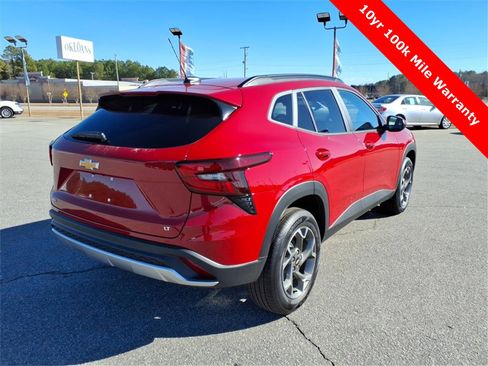 New 2026 Chevrolet Trax LT w/ Driver Confidence Package image 5