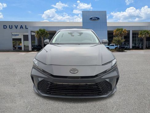 Used 2025 Toyota Camry LE FWD image 9