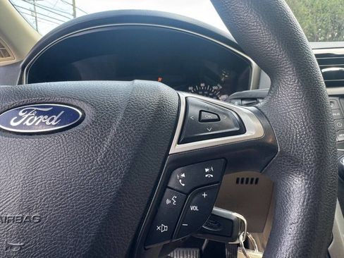 Used 2013 Ford Fusion SE FWD image 23