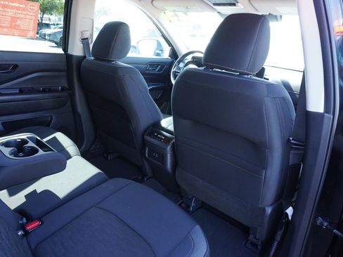 Certified 2025 Nissan Pathfinder SV AWD/4WD image 10