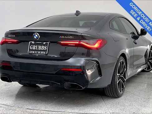 Used 2022 BMW M440i Coupe image 2