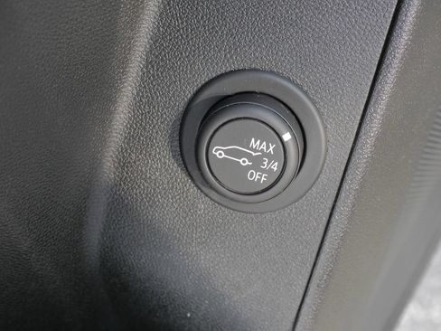 Used 2020 Chevrolet Equinox LT w/ Driver Convenience Package AWD/4WD image 22
