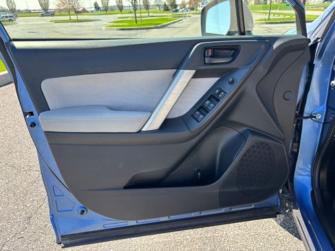 Used 2016 Subaru Forester 2.5i w/ Alloy Wheel Package image 13