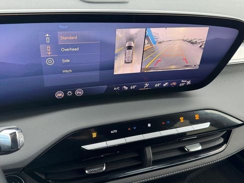 Used 2025 Buick Enclave Avenir w/ Super Cruise Package image 16