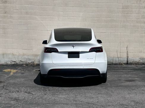 Used 2021 Tesla Model Y Long Range AWD/4WD image 4