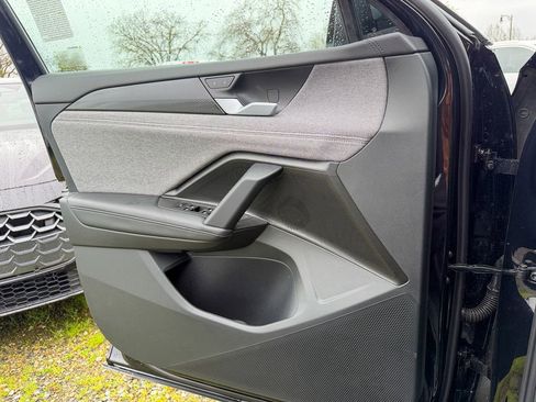 New 2026 Volkswagen Tiguan S image 13