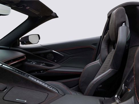 Used 2024 Chevrolet Corvette Z06 image 15