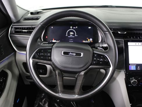 Used 2022 Jeep Grand Cherokee L Overland w/ MOPAR Finishing Package image 9